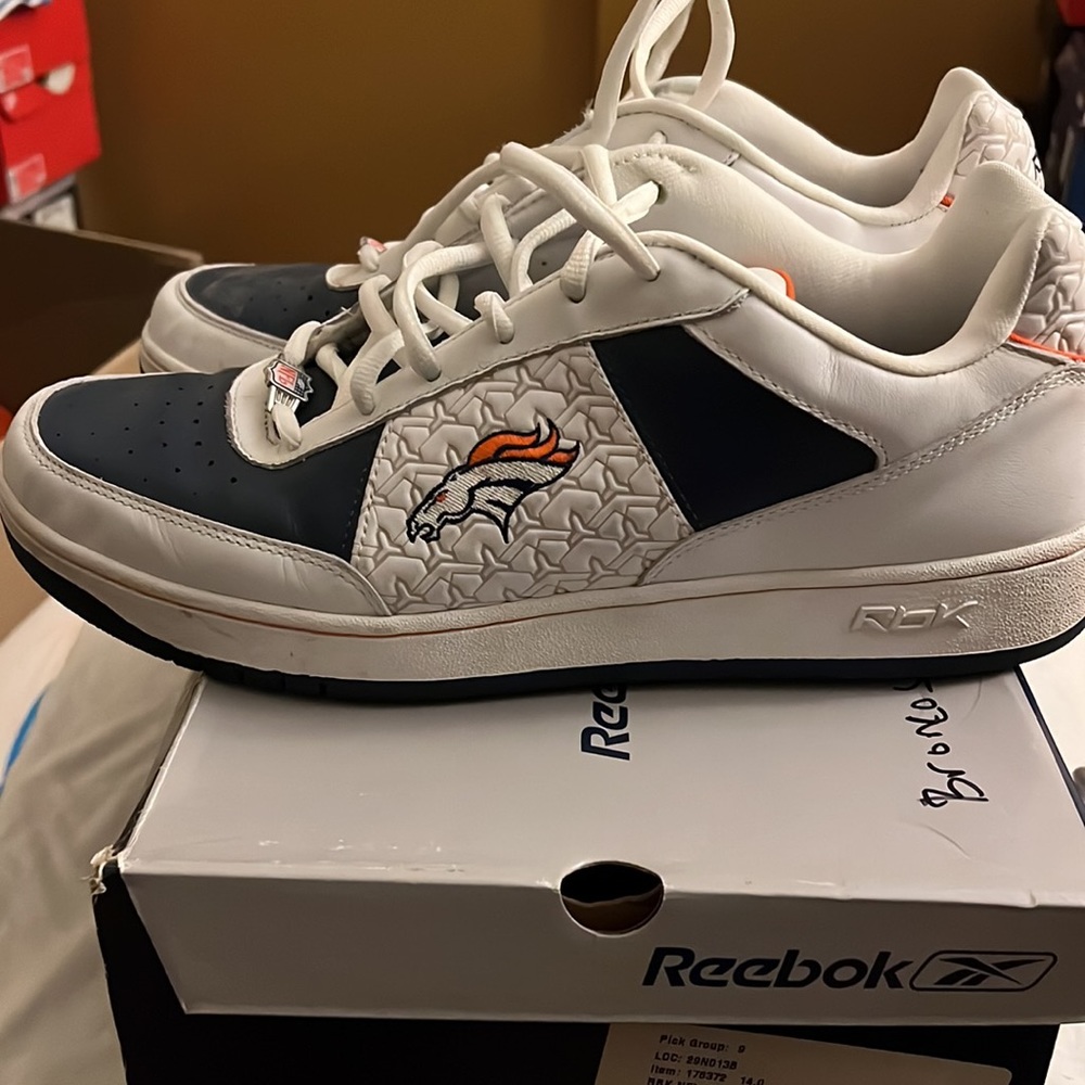 Reebok size 14 white navy an orange shoes - Picture 3 of 4